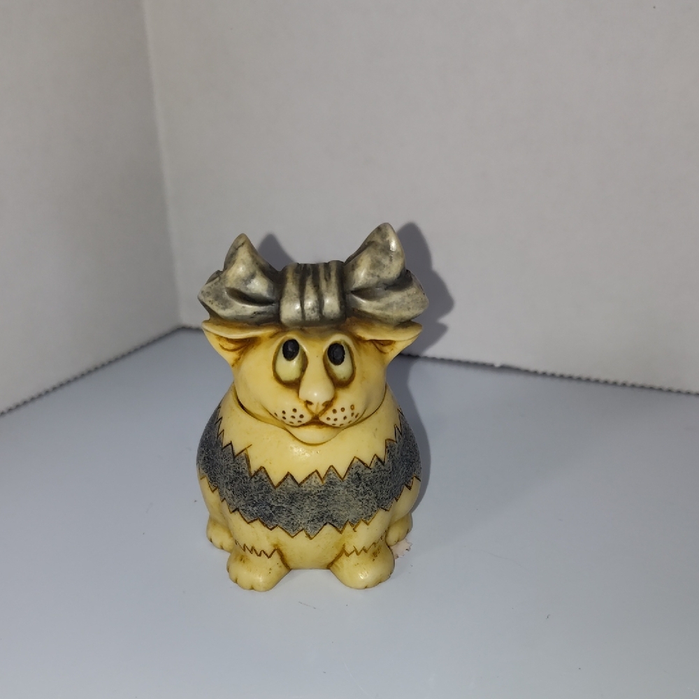 Pot Bellies Maya 2001 Calendar Cats Collectible Trinket Box